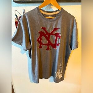 Old navy men’s retro 3D NYC unique Gray Graphic T-Shirt with Red Design size XL
